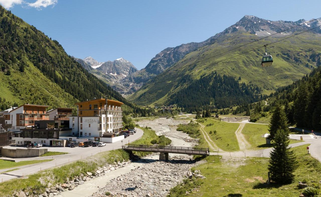 Hotel Vier Jahreszeiten Sankt Leonhard im Pitztal Dış mekan fotoğraf